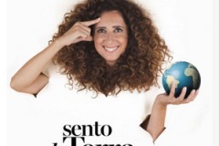 15022020-Teresa-Mannino-Sento-la-Terra-girare-Teatro-Celebrazioni-Bologna_1